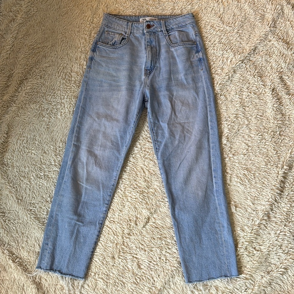 Zara Jeans size 4 US